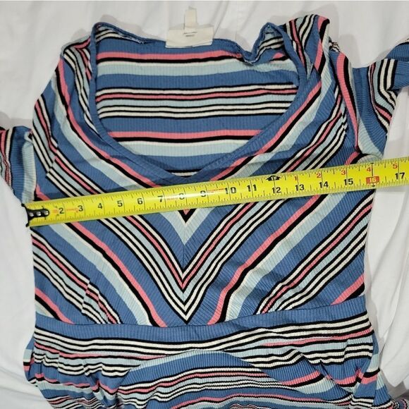 Jessica Simpson blouse - Picture 8 of 8